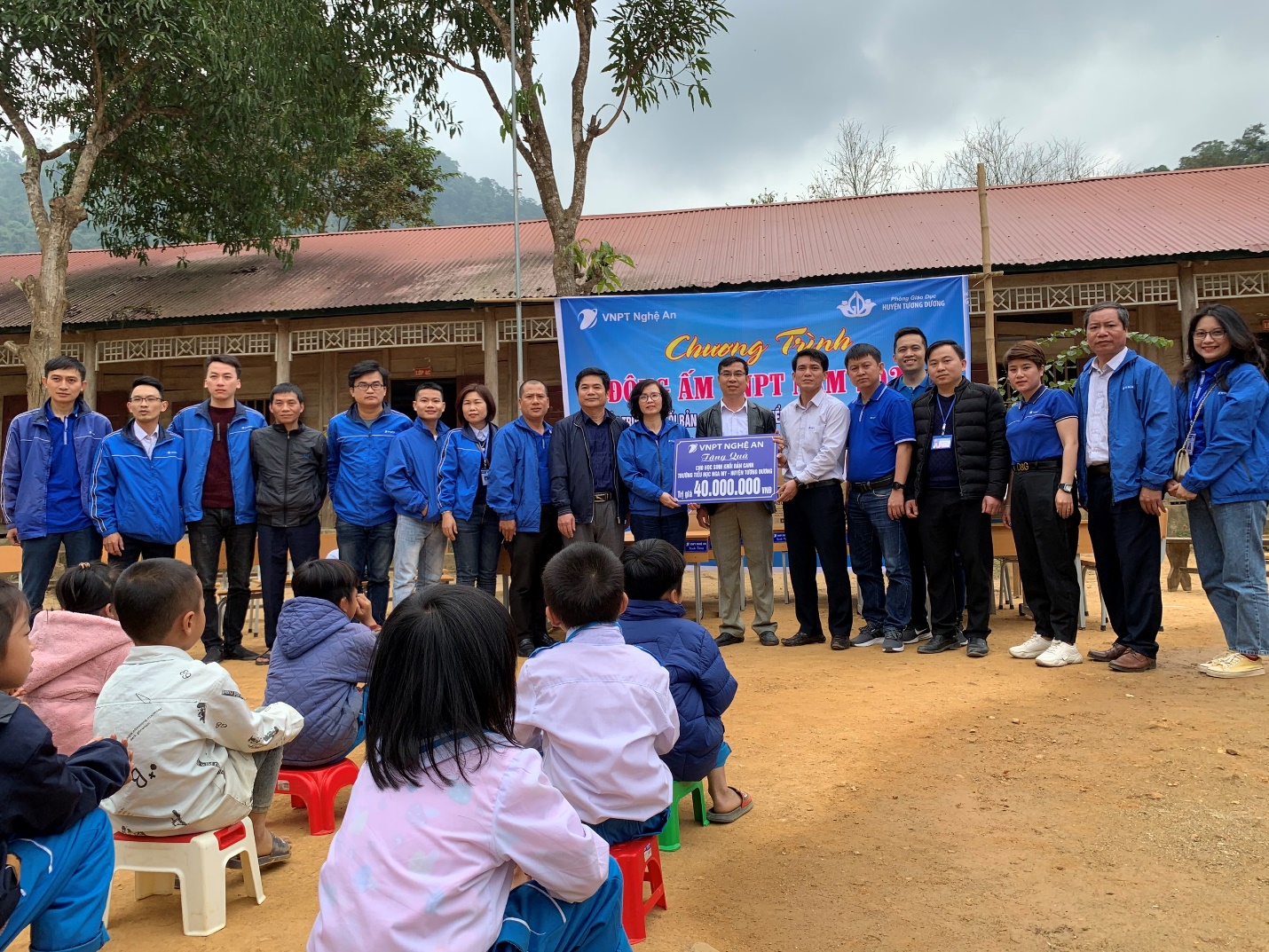 VNPT địa bàn Nghệ An tổ chức chương trình “Đông ấm VNPT năm 2021” VNPT địa bàn Nghệ An tổ chức chương trình “Đông ấm VNPT năm 2021”